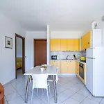 公寓 Residenza Agrifoglio-5 By Interhome